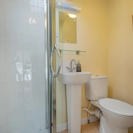 2 Bed In Sz378 Holiday home